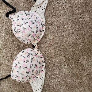 Victoria Secrets pushup bra 32D